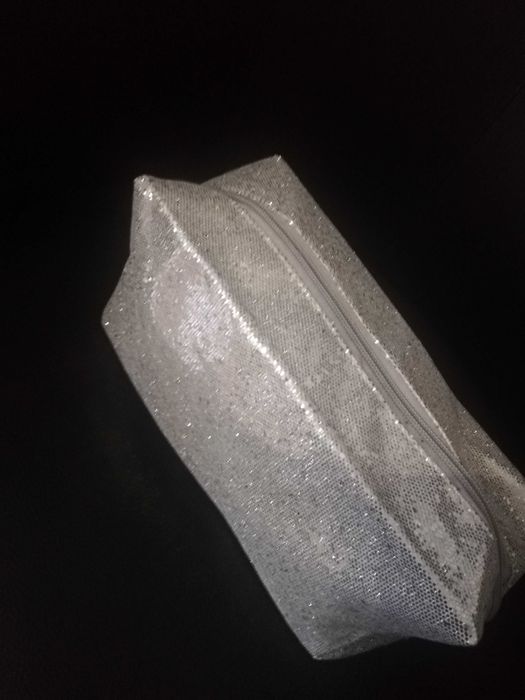 Kosmetyczka duża srebrna brokatowa