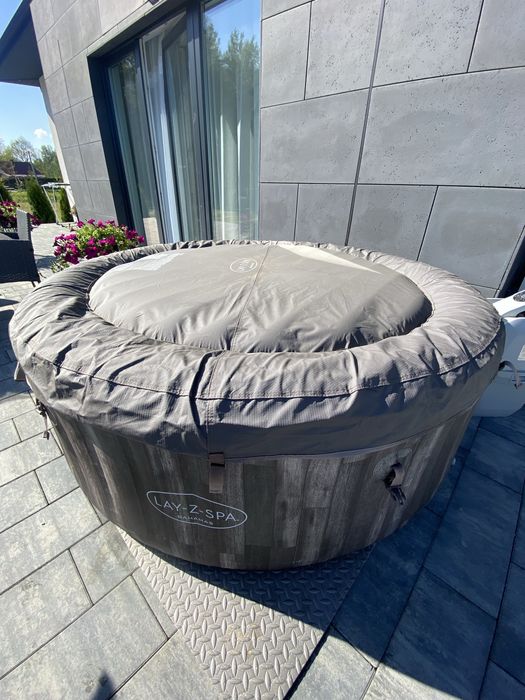 Jacuzzi ogrodowe 2osobowe Lay-z-spa bahamas