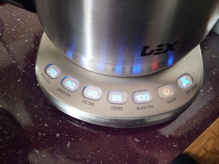 Электрочайник delonghi  dex на запчасти