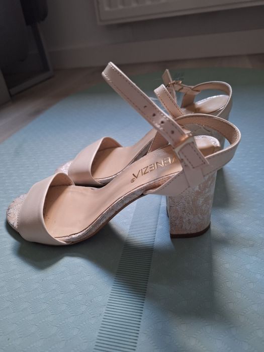 Buty do sukienki koktajlowej