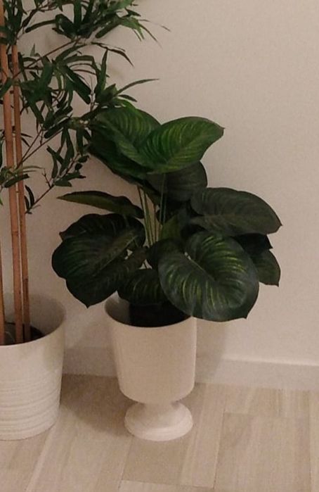 Planta de plástico do ikea em optimo estado
