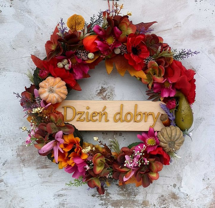 Jesienny wianek z napisem Dzień Dobry Pani Plecionka