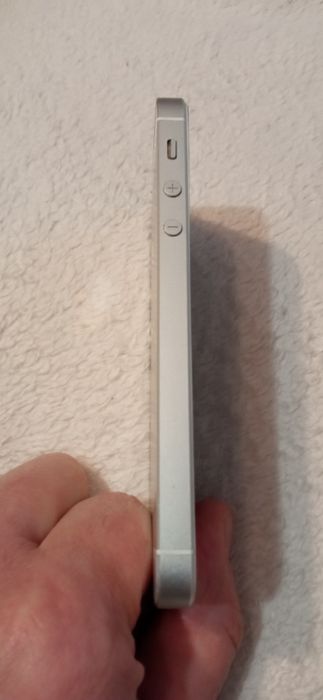 iPhone SE 2016 32 GB uszkodzony na części