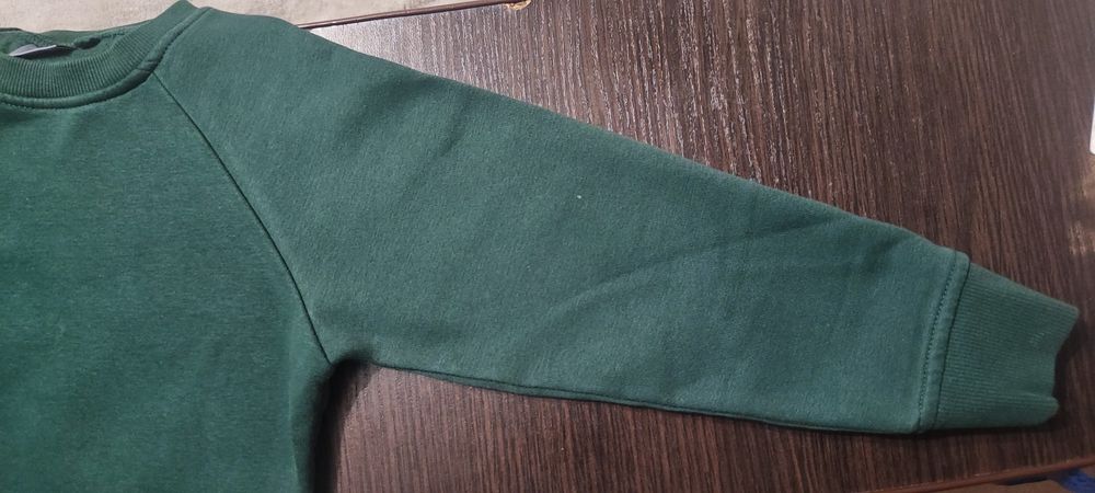 Светр дитячий для хлопчика на зріст 110, пише 5років