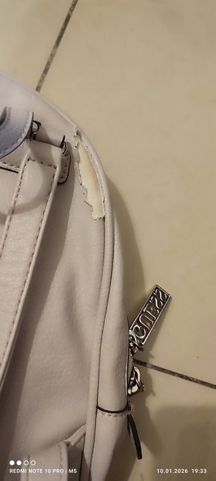 Plecak damski skóropodobny GUESS ,kolor ecru.