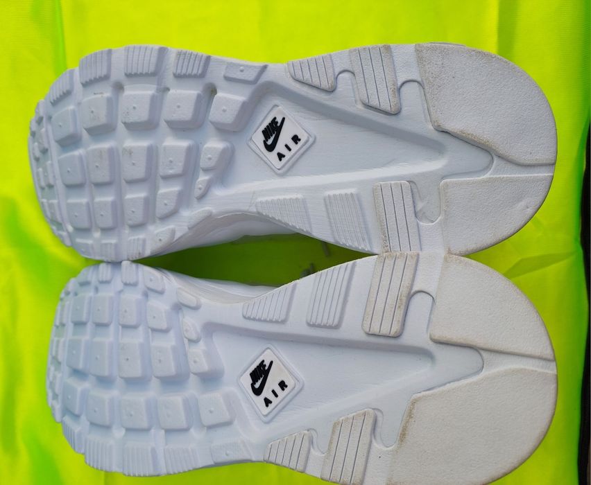 Кросівки легкі  Nike Huarache Fragment білі