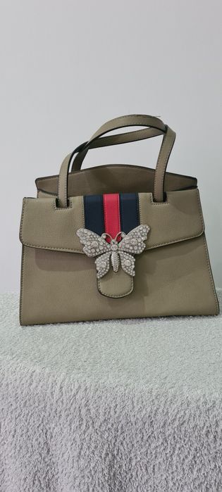 Mala nova muito espaçosa