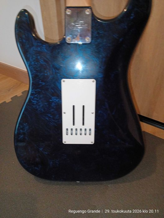 Guitarra elétrica G&L (USA) Legacy Blue Swirl
