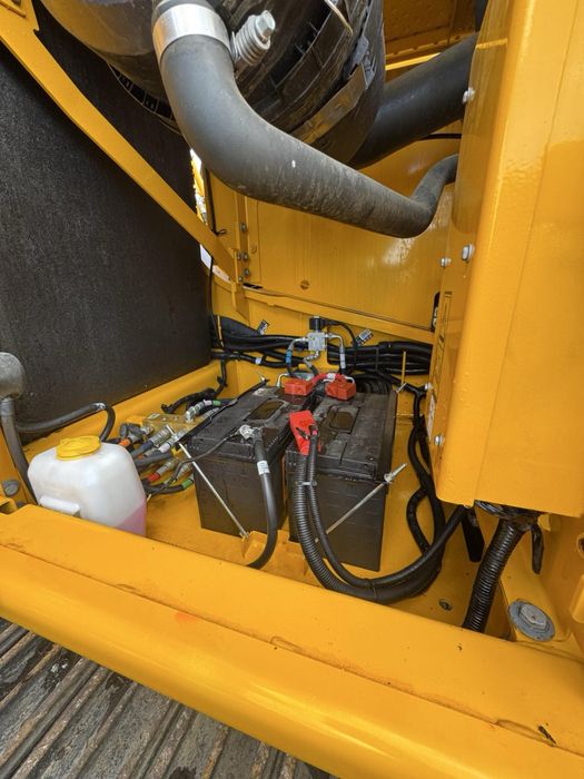 Гусеничний екскаватор JCB JS220NLC — новий, 2021 рік