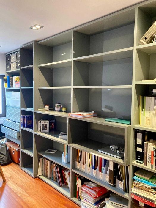 Estante grande em L em MDF lacado, design único por arquitecto