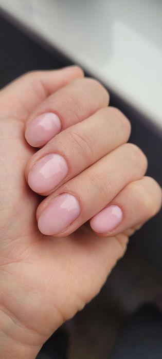 Mobilne paznokcie, hybrydy, żele