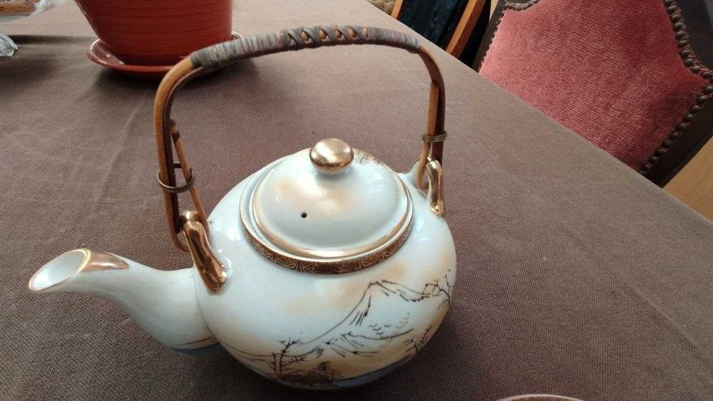 Serviço de Chá Oriental em Porcelana – 21 Peças