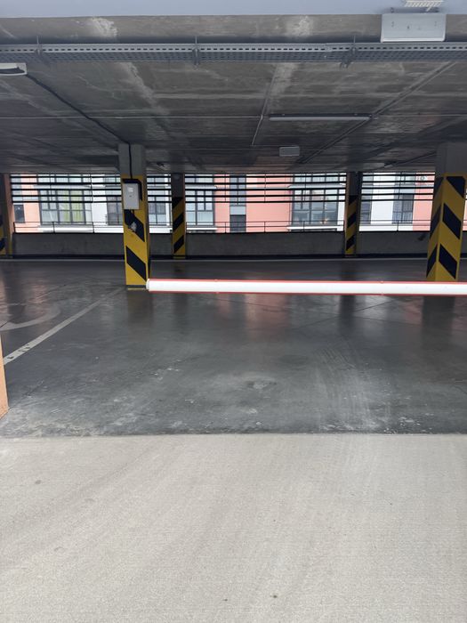 Оренда паркомісця