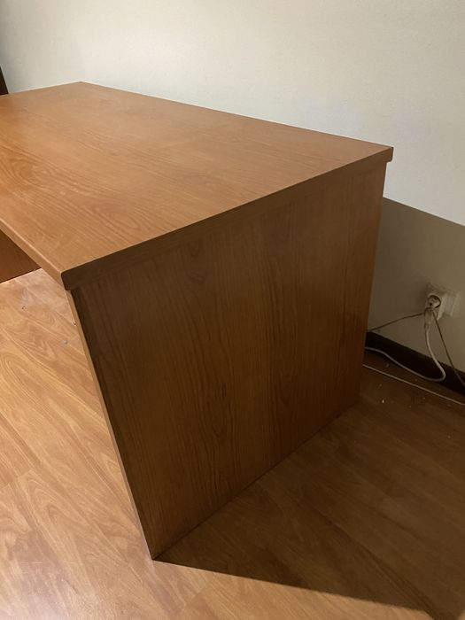 Vendo secretaria cor carvalho