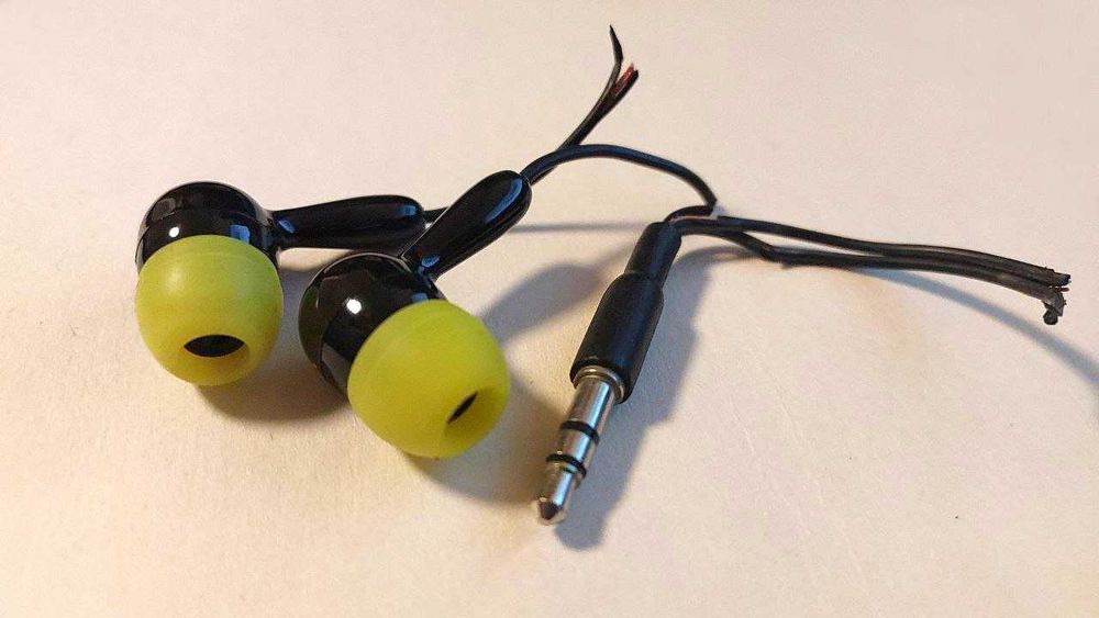 Навушники AWEI б/в, Fone Bluetooth навушники, запчастини  навушників