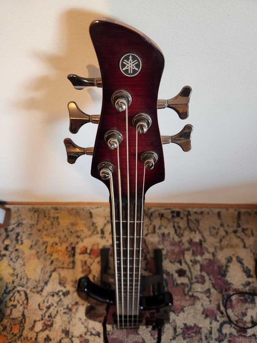 Yamaha TRBX605FM Dark Red Burst - Baixo 5 cordas