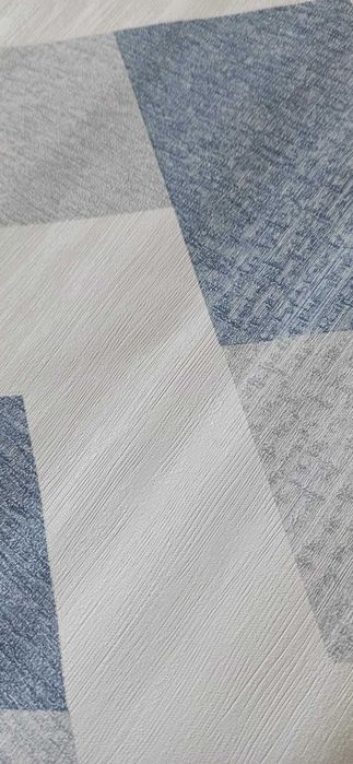 Остатки виниловых обоев. Гранулы пенопласта