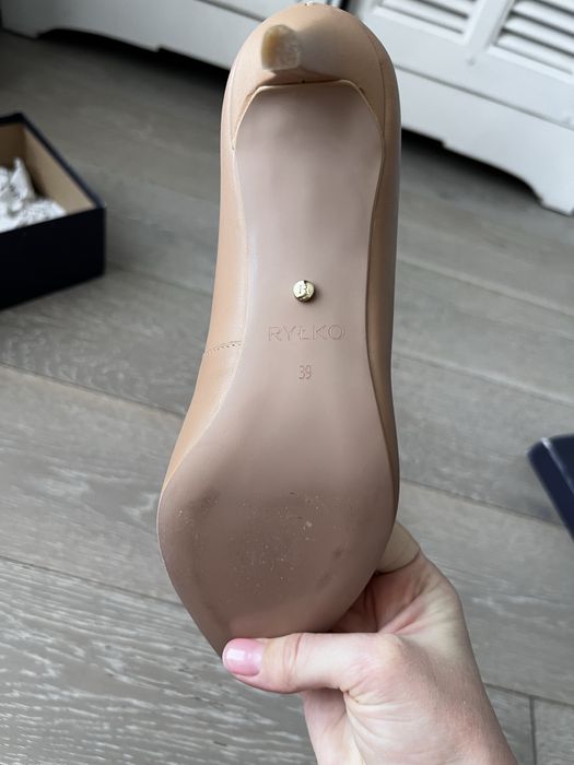 Нові шкіряні туфлі польського бренду