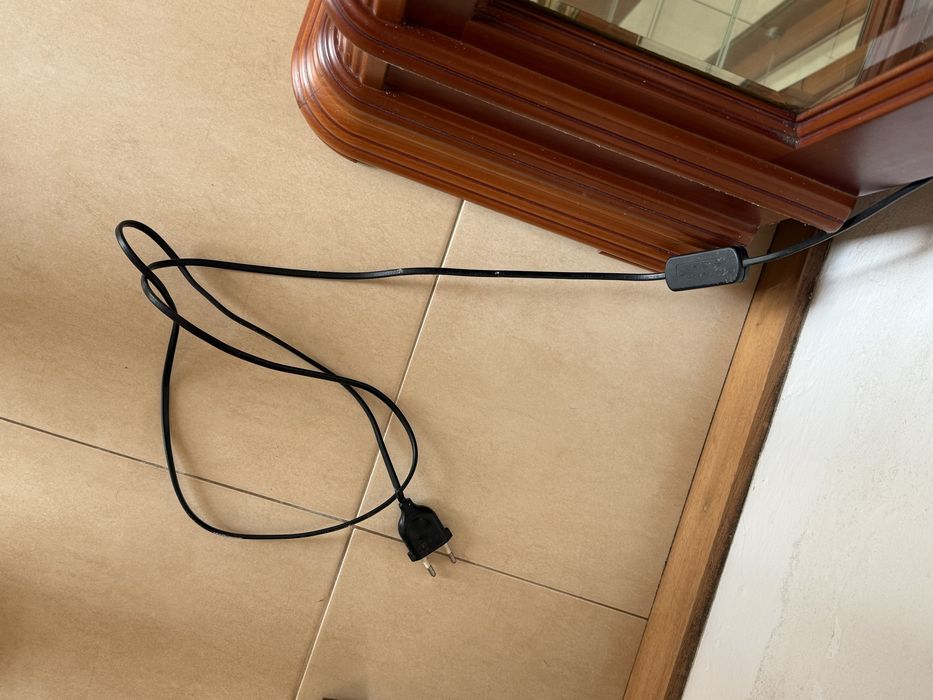 Armário de madeira para sala