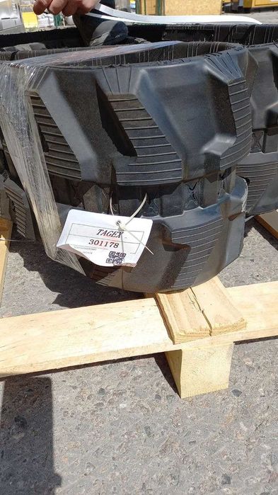 Гусениця гумова 300х52,5х78W 300/52.5/78W   333/R6176   400/K1929