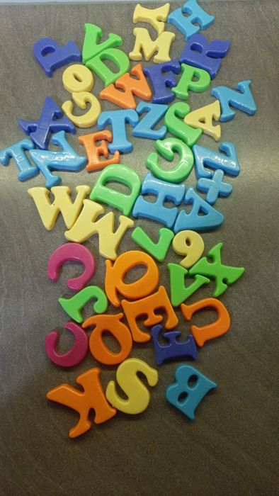 Pudełko literek z magnesem