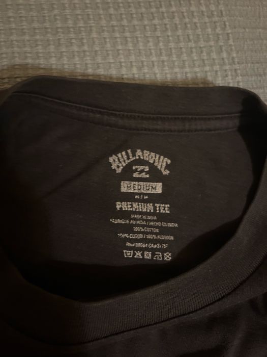 T-shirt billabong tamanho M bom estado