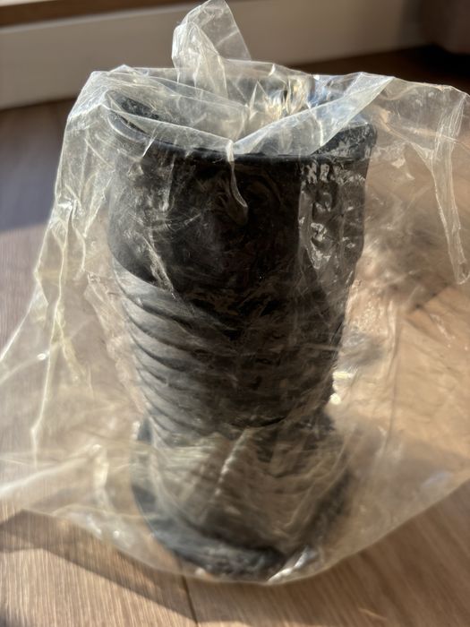 Продам пильник амортизатора Toyota передньго