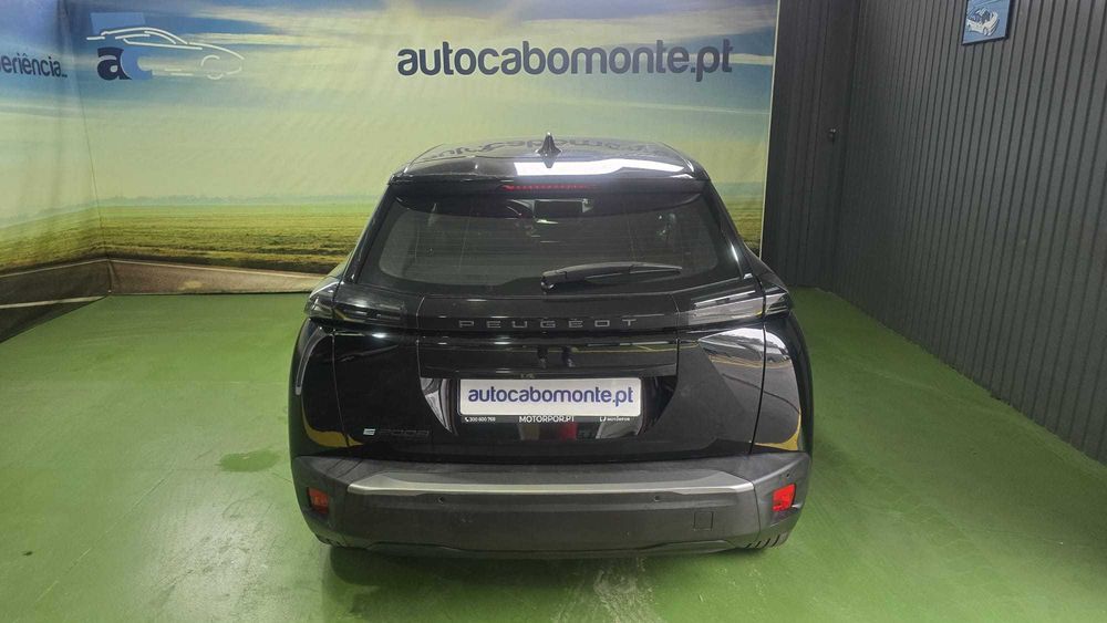 Peugeot e-2008 50 Kwh Active - Salvado