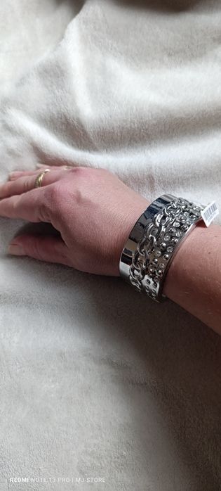 Szeroka bransoletka typu mankiet