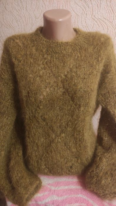 Вяжу на заказ спицами любые вещи.