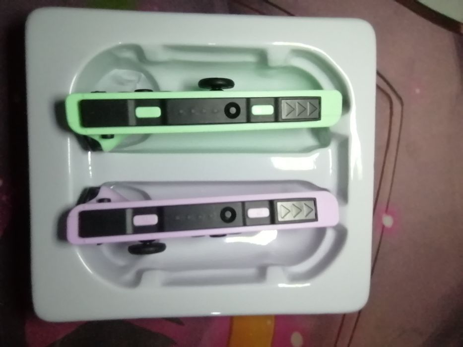 Геймпади J-C Pad (L/R) для Nintendo Switch

Продам пару бездротових ко