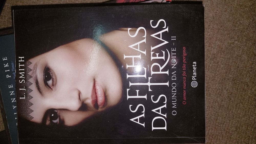 Livro "As Filhas das Trevas"