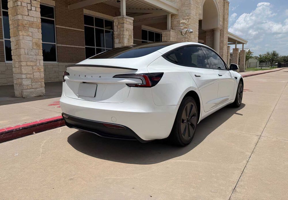 Tesla Model 3      2026