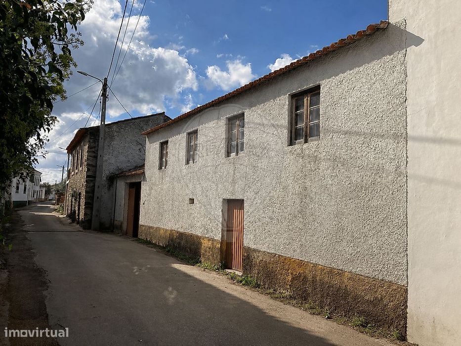 Moradia T4 para venda