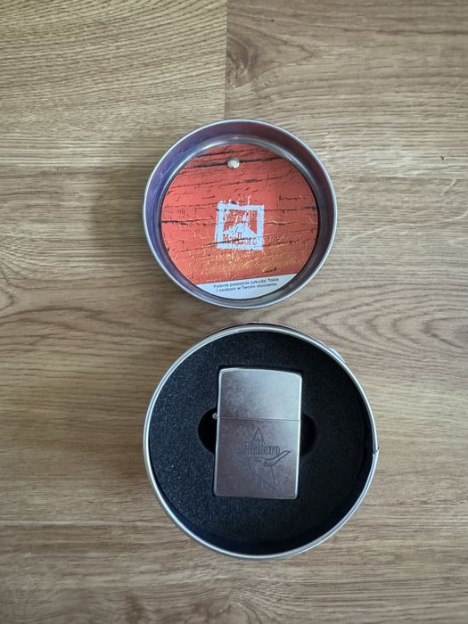 zapalniczka marlboro