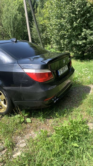 B .M.W    E 60  520 I