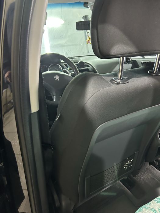 Продам Пежо 3008 1.6 HDI 2011 року