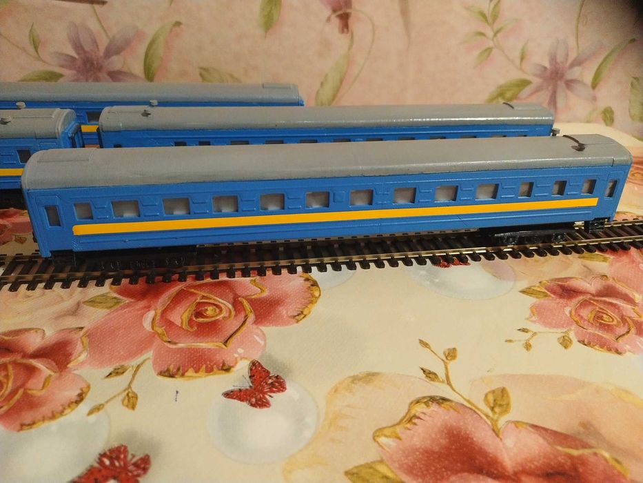 моделі вагонів пасажирських і товарних маштаб 1.87 РЗД УЗ