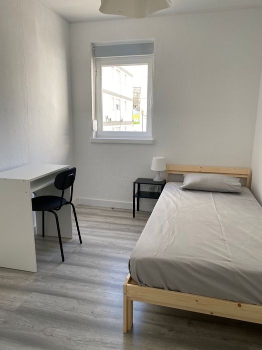Quarto Mobilado para Arrendar | 425€/mês com Despesas Incluídas