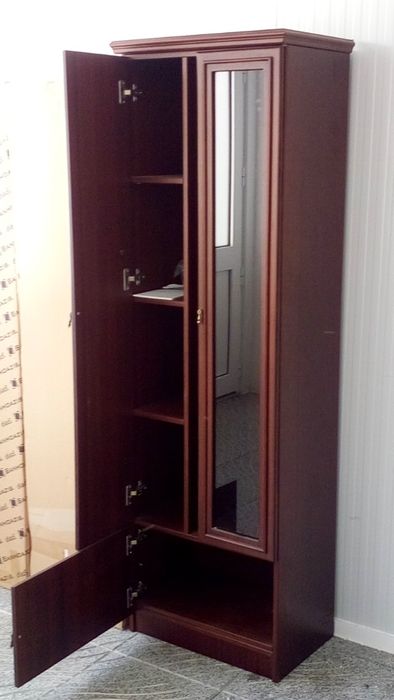 BAIXA DE PREÇO! Móvel alto, em mogno, para quarto, sala ou escritório