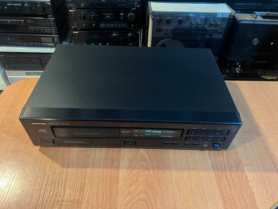 Odtwarzacz płyt CD Onkyo DX-710 Audio Room