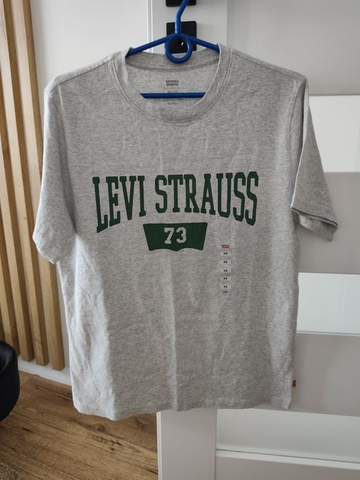 T-shirt.  Levi's