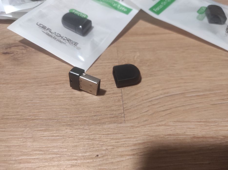 Mini pendrive 16 GB – mały, sprytny i zawsze na miejscu