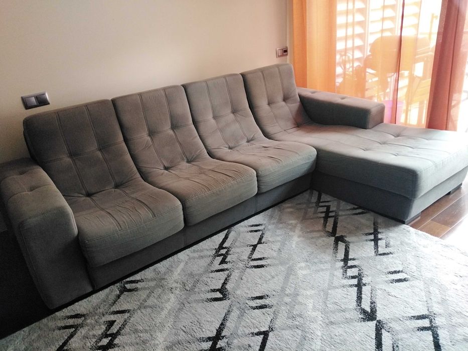 Sofá com chaise longue