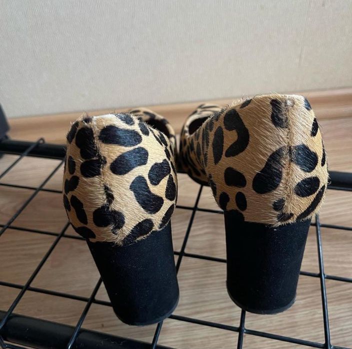 туфлі 41р. лопардові