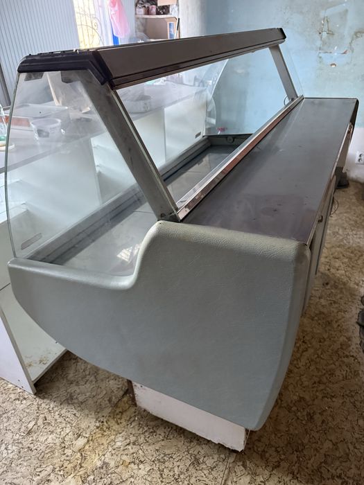 Продам холодильну вітрину