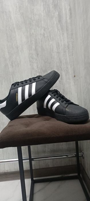 Продам кросівки adidas оригінал в 54 розмірі