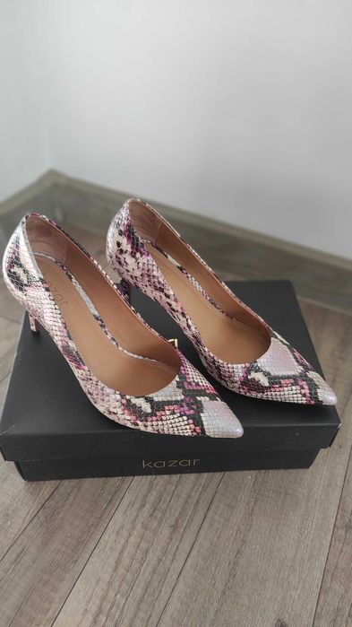 Buty czółenka Kazar