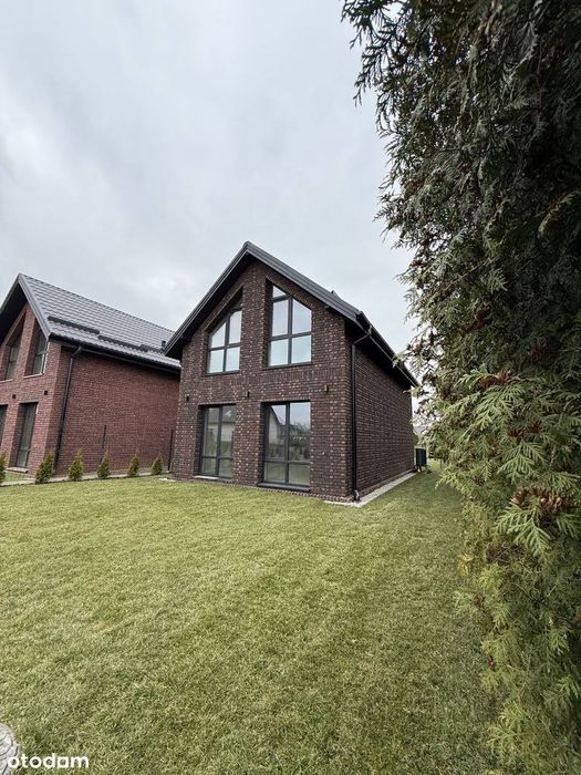 Stylowy dom Bawarski | Ogródek 340 m² | +3 miejsca parkingowe w cenie