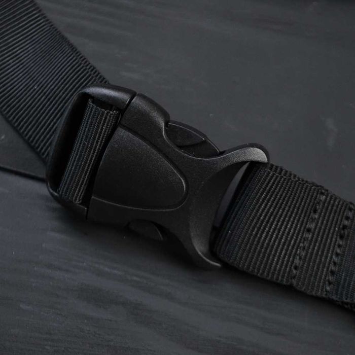 Качественная бананка из натуральной кожи. Цвет: чёрный.